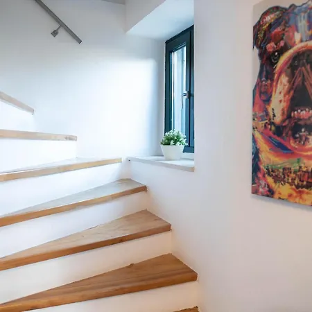 Picturesque Stonehouse In A Knockout Location Ferienhaus