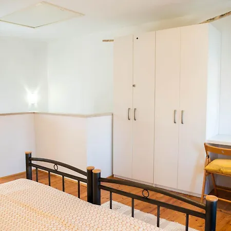 Picturesque Stonehouse In A Knockout Location بيت للعطل *