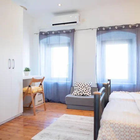 Picturesque Stonehouse In A Knockout Location Vikendica