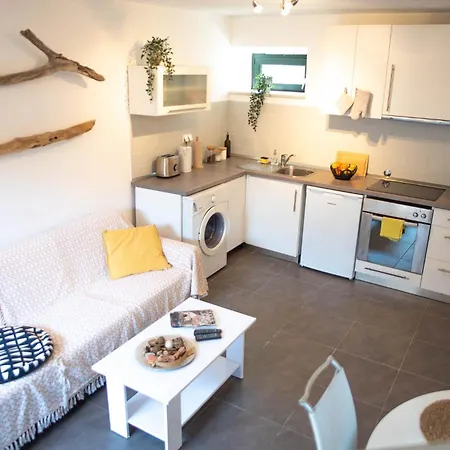 Picturesque Stonehouse In A Knockout Location Vrboska