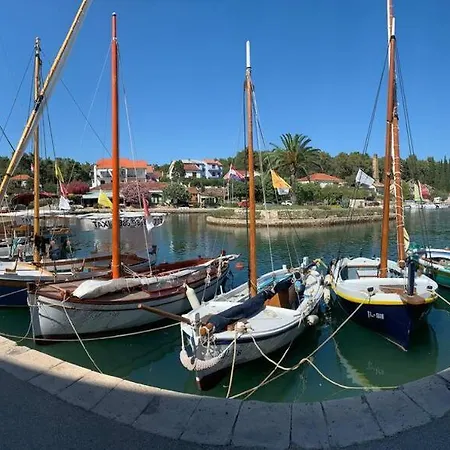 Picturesque Stonehouse In A Knockout Location * Vrboska