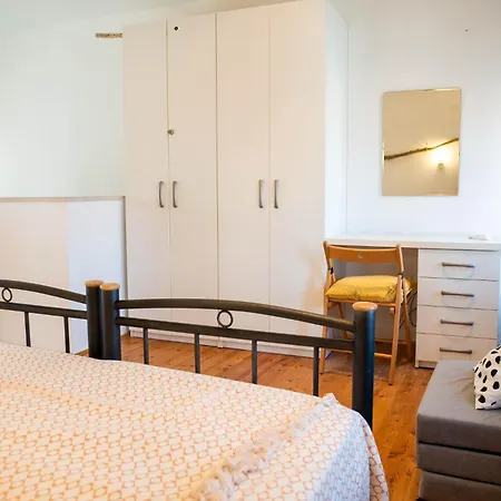 Picturesque Stonehouse In A Knockout Location Vrboska