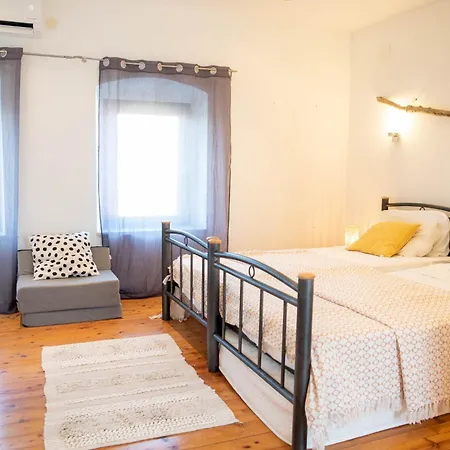 بيت للعطل Picturesque Stonehouse In A Knockout Location