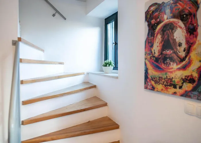 Picturesque Stonehouse In A Knockout Location Vikendica