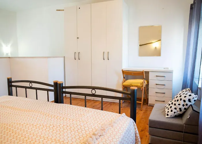 Picturesque Stonehouse In A Knockout Location Vrboska