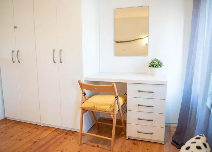 Picturesque Stonehouse In A Knockout Location Vikendica Vrboska